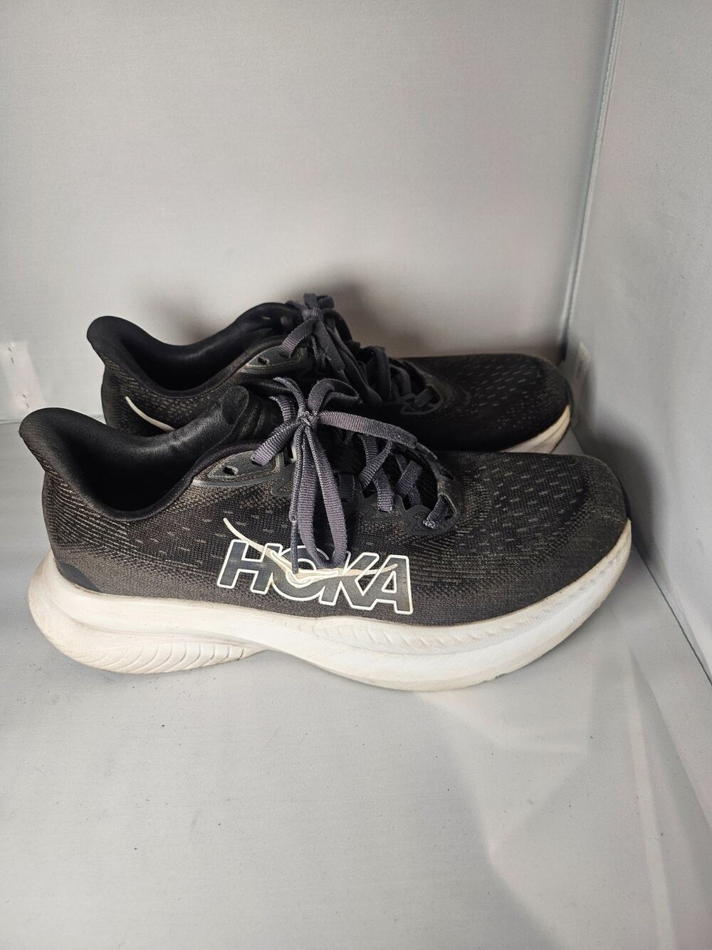 Hoka One One Mach 6 Wide 1147833BWHT Black Running Shoes Sneakers 7.5
